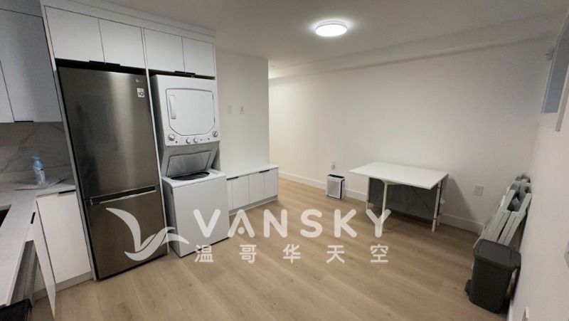 250421191315_厨房 1.jpg